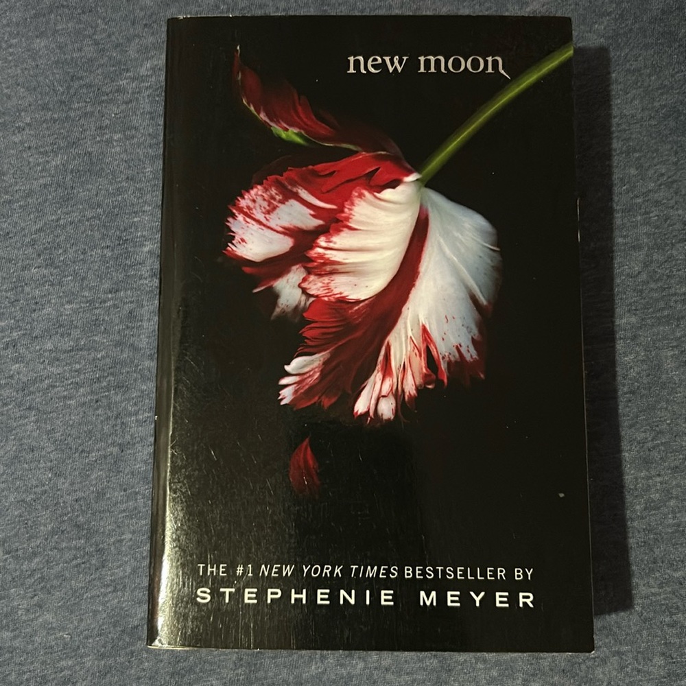 New Moon- Stephanie Meyer